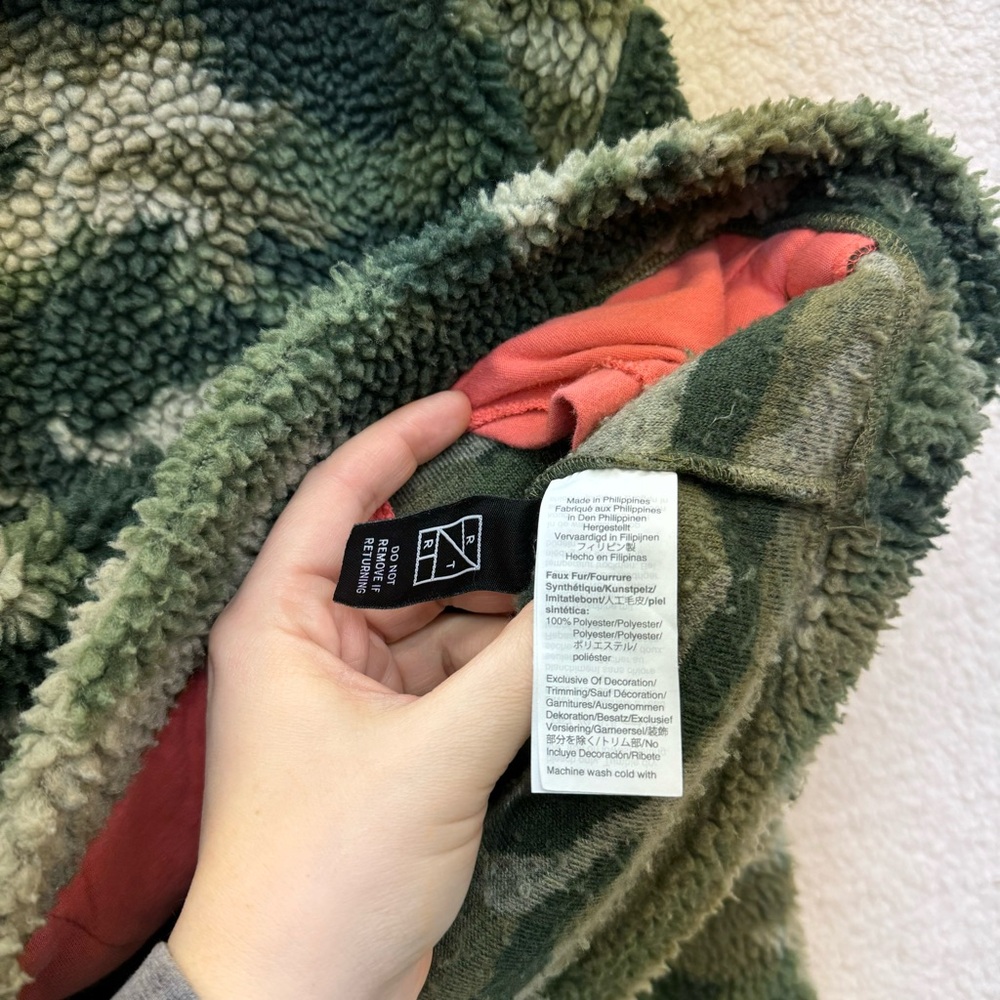 J. CREW Oversized Camo Sherpa Pullover Jacket Fits Like A Small XXS $138 msrp - Picture 10 of 10